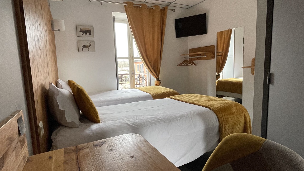 Photo of Bedroom in Oloron-Sainte-Marie