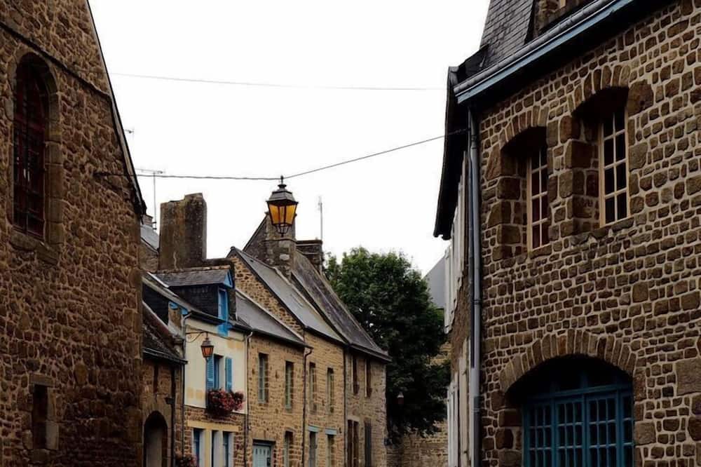 Photo of Others in Ceauce