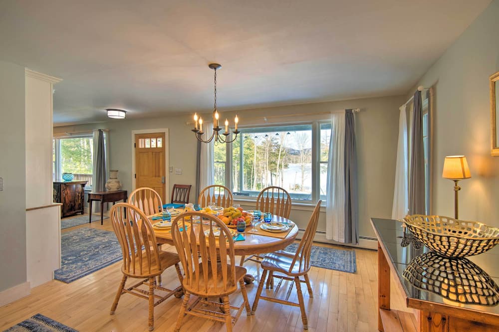 Photo of Livingroom in Hillsboro