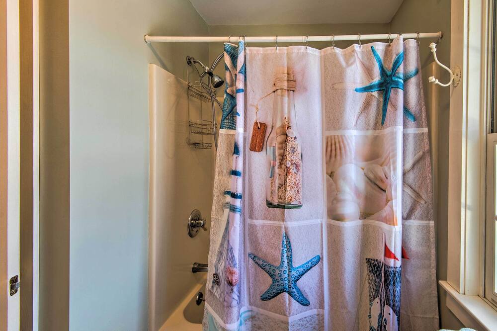 Photo of Bathroom in Hillsboro