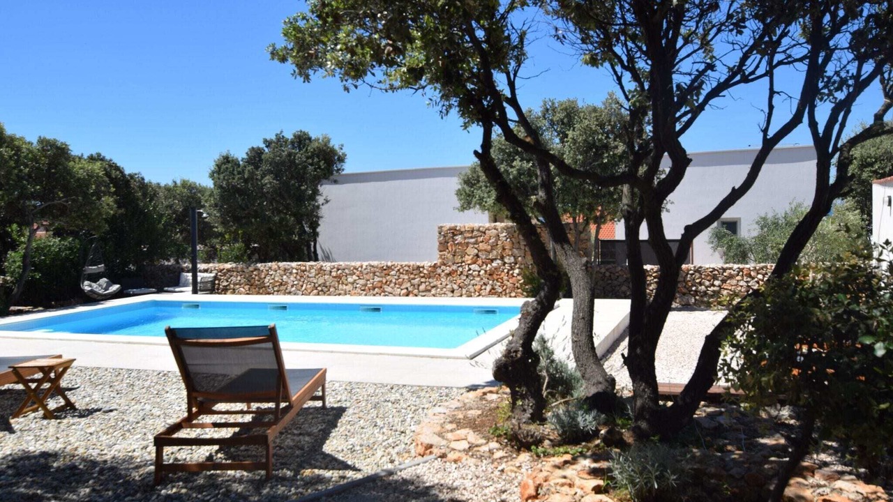 Photo of Outdoor in Mandre