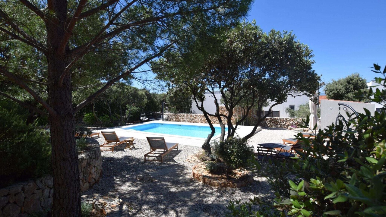 Photo of Outdoor in Mandre