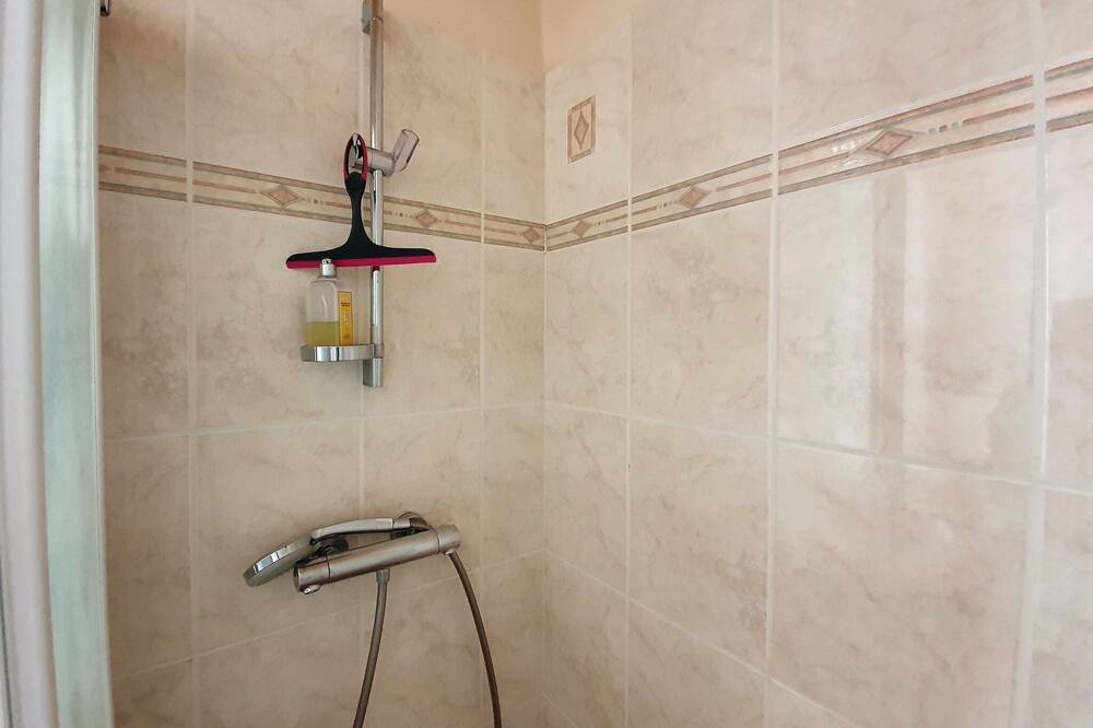 Photo of Bathroom in Roquebrun