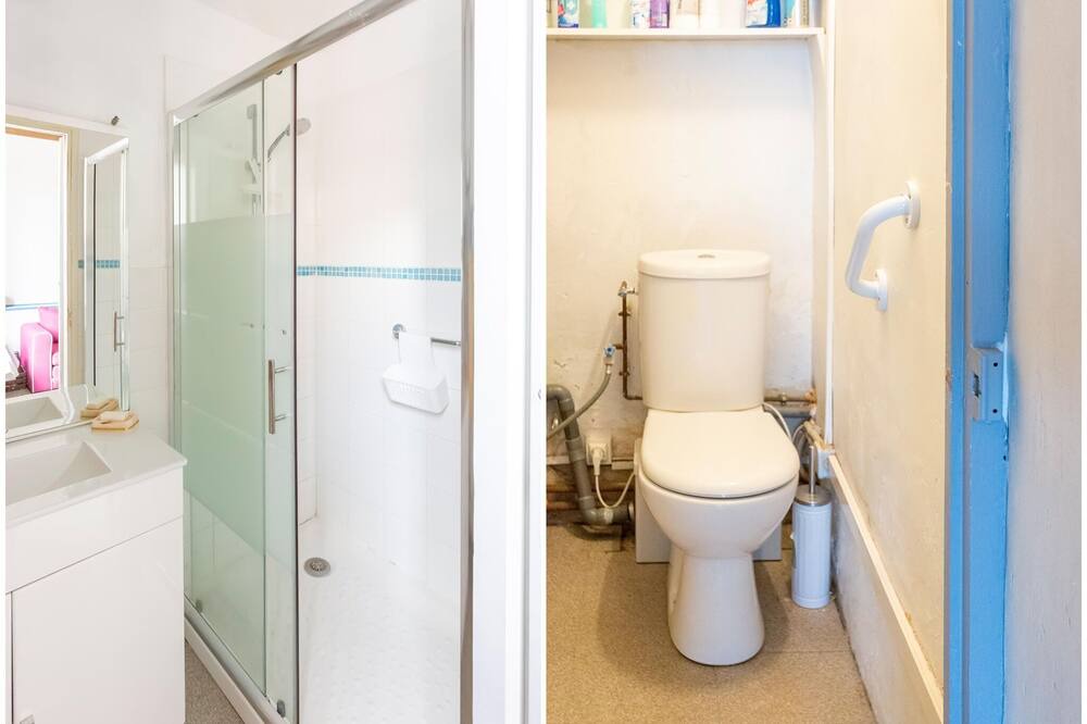 Photo of Bathroom in Roquebrun