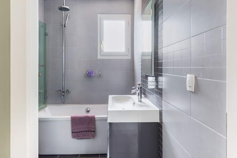 Photo of Bathroom in Cambieure