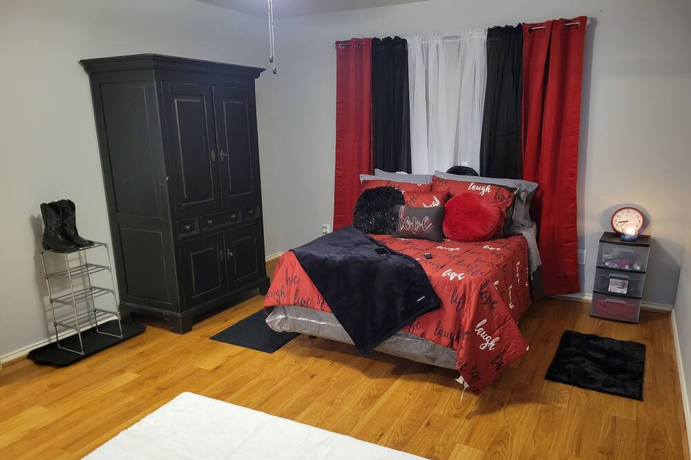 Photo of Bedroom in Atascocita