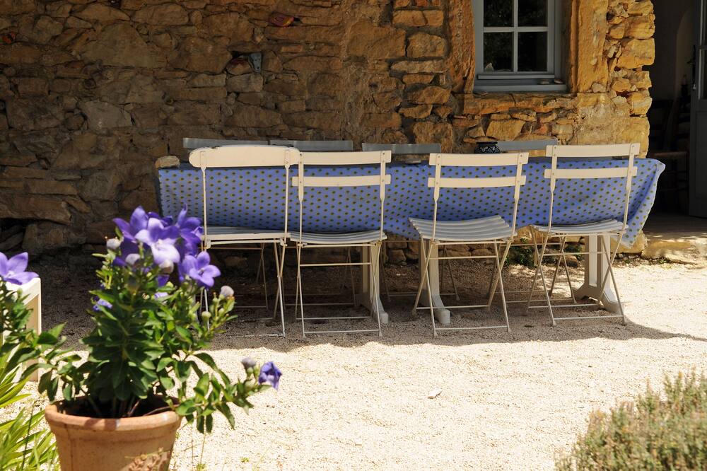 Photo of Patio Balcony in Le Poet-Laval