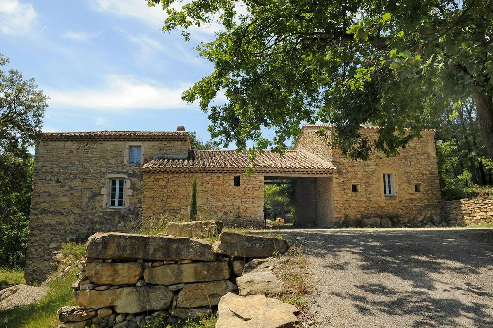 Photo of Outdoor in Le Poet-Laval