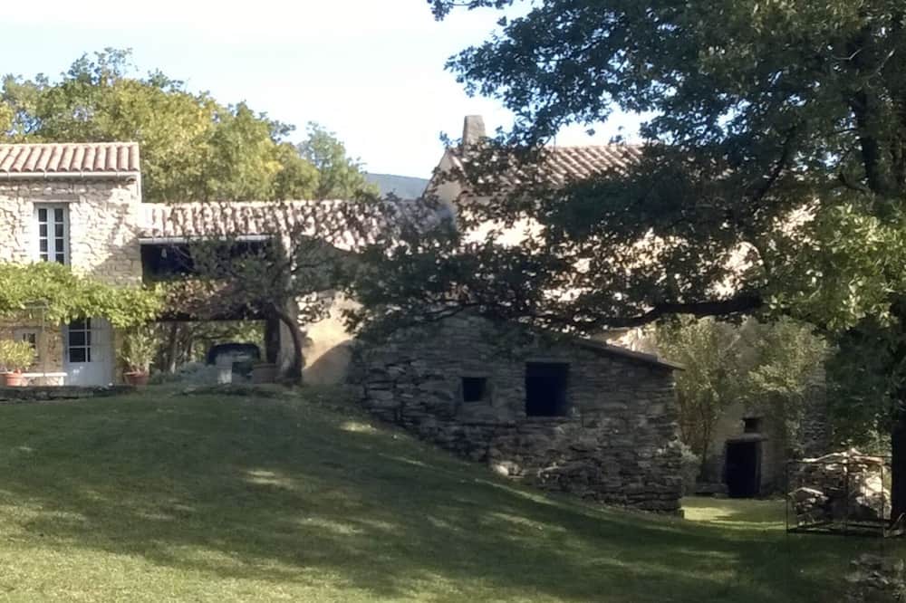 Photo of Outdoor in Le Poet-Laval