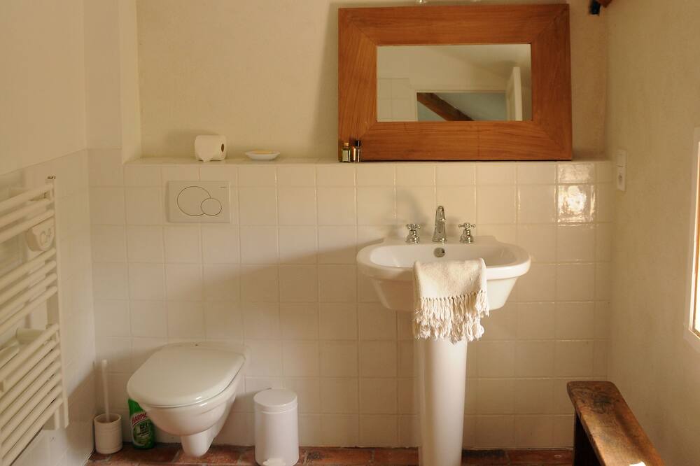 Photo of Bathroom in Le Poet-Laval