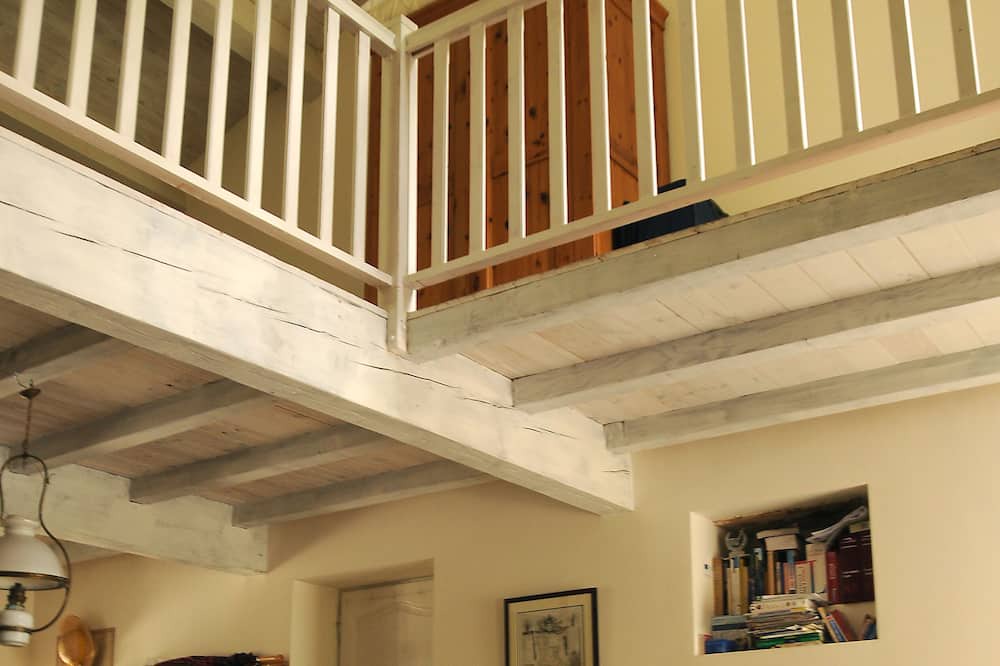 Photo of Livingroom in Le Poet-Laval