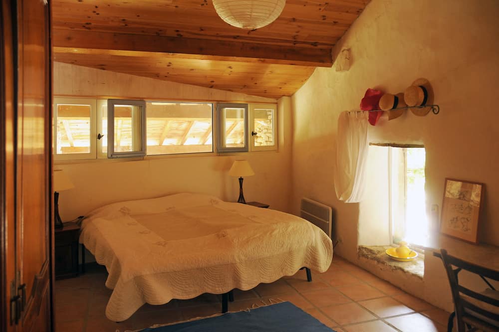 Photo of Bedroom in Le Poet-Laval