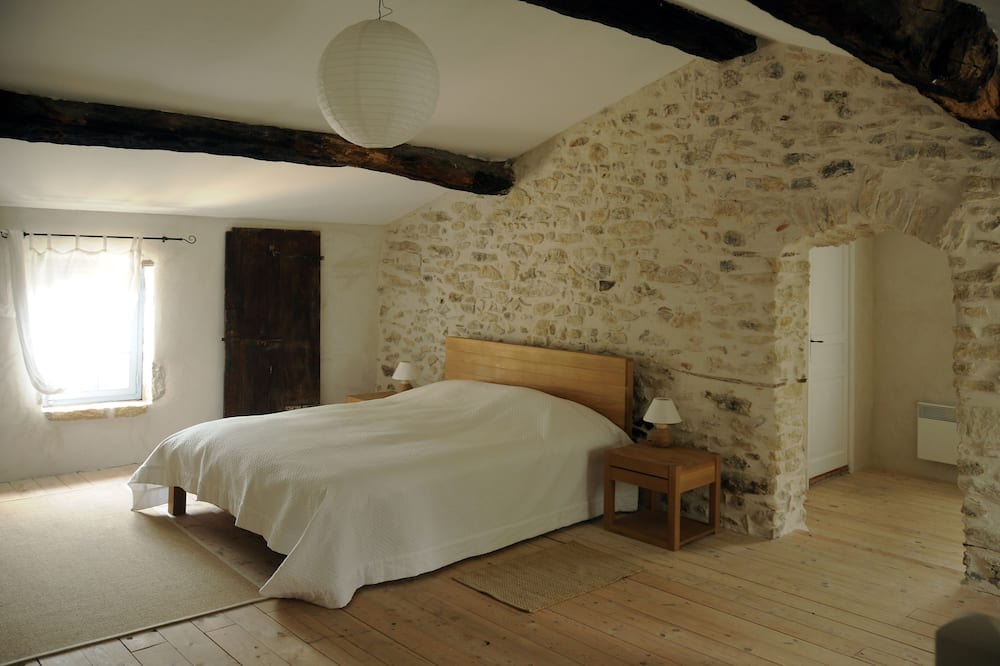 Photo of Bedroom in Le Poet-Laval