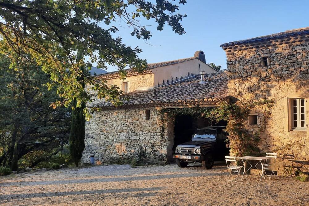 Photo of Outdoor in Le Poet-Laval