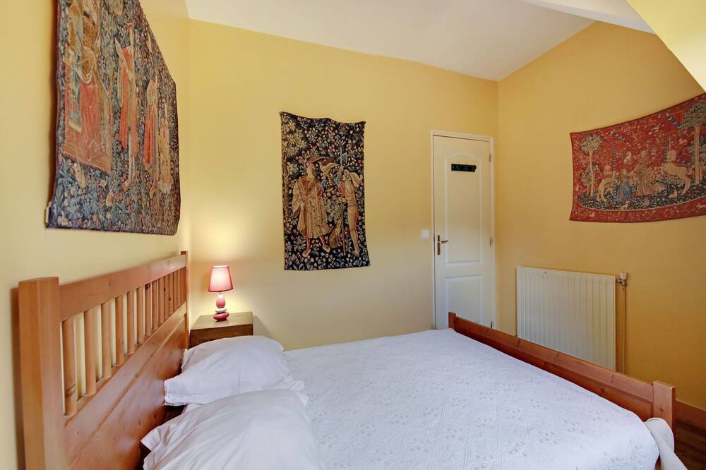 Photo of Bedroom in Raizeux