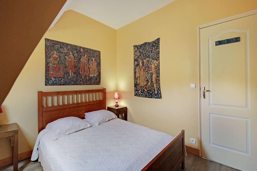 Photo of Bedroom in Raizeux