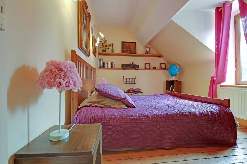 Photo of Bedroom in Raizeux