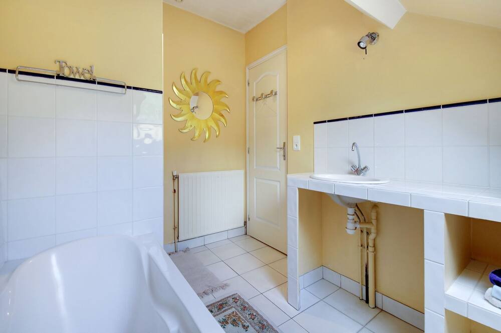 Photo of Bathroom in Raizeux