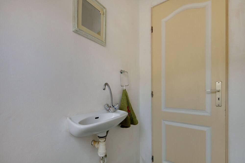 Photo of Bathroom in Raizeux