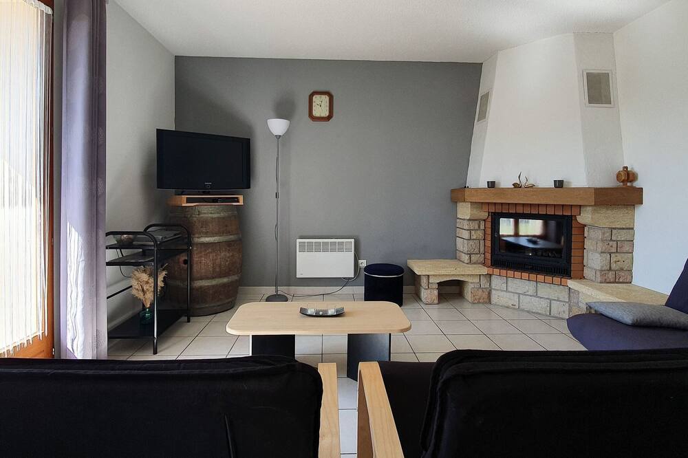 Photo of Livingroom in Saint-Genies-de-Fontedit