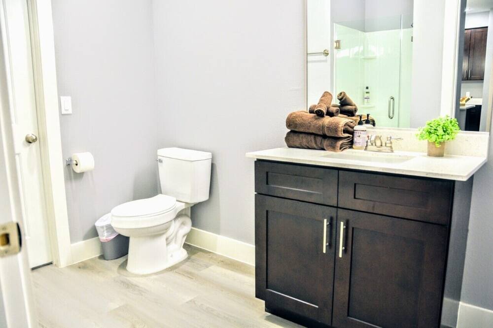 Photo of Bathroom in Sealy