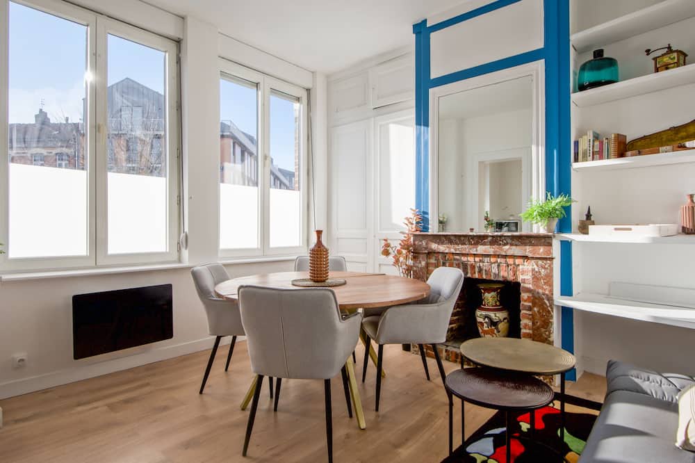Photo of Livingroom in Fives