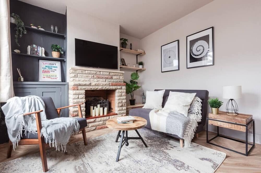 Photo of Livingroom in Oadby