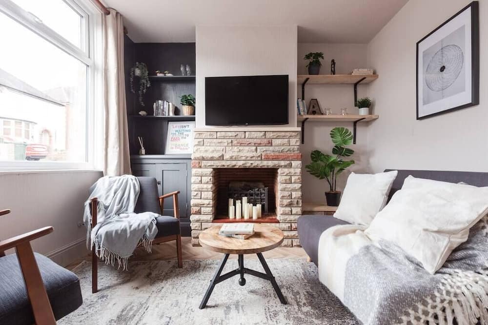 Photo of Livingroom in Oadby