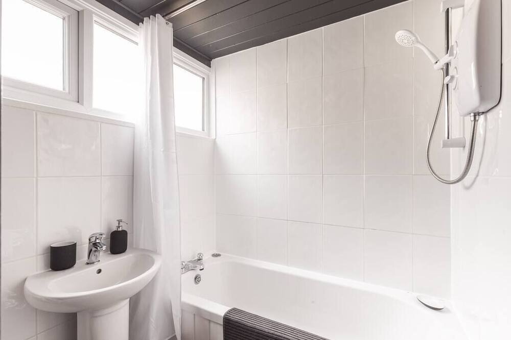 Photo of Bathroom in Oadby