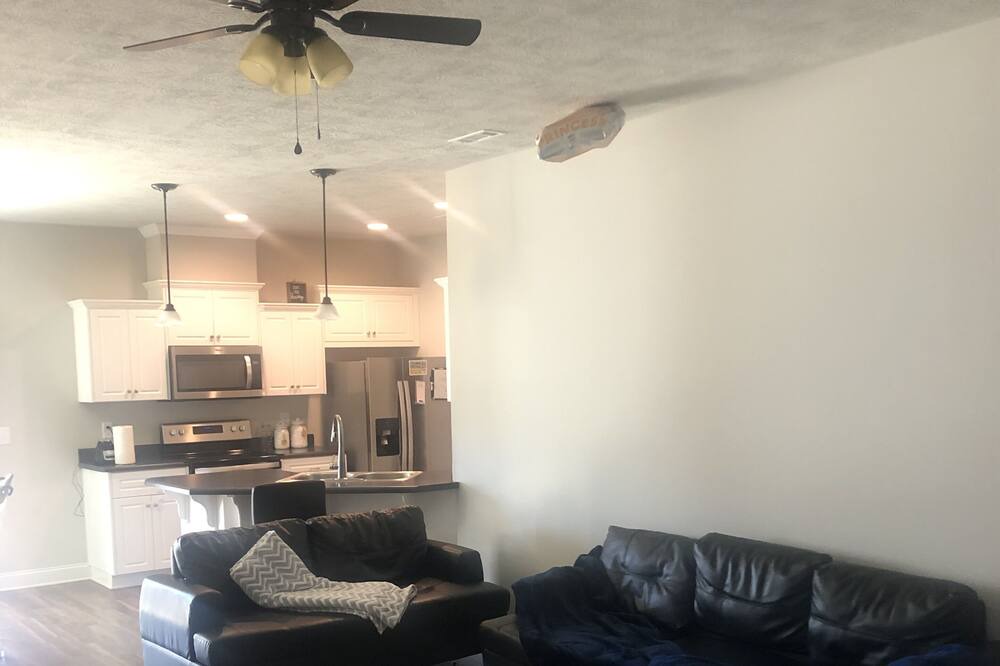 Photo of Livingroom in Graniteville