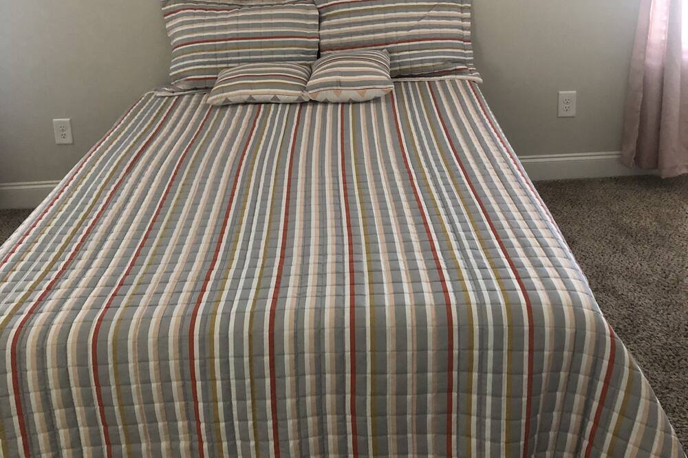 Photo of Bedroom in Graniteville