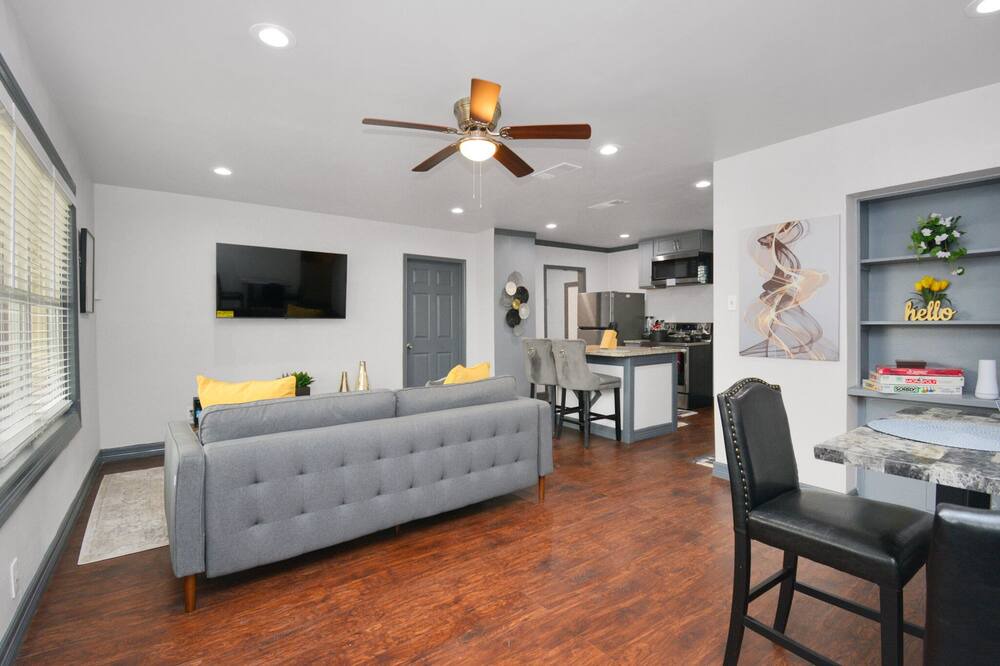 Photo of Livingroom in OST - South Union