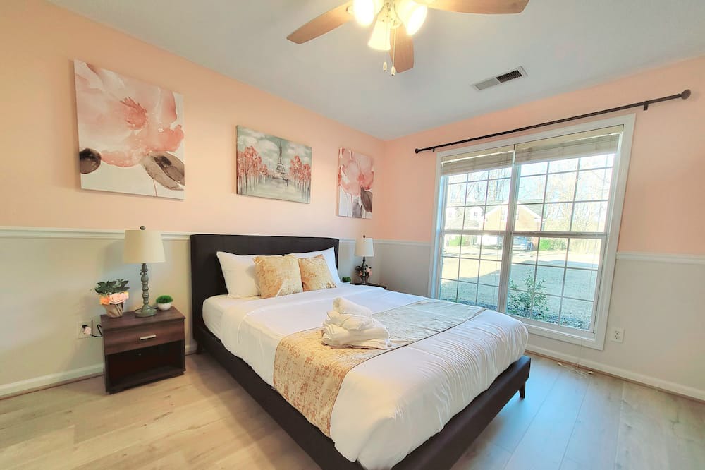 Photo of Bedroom in Buford