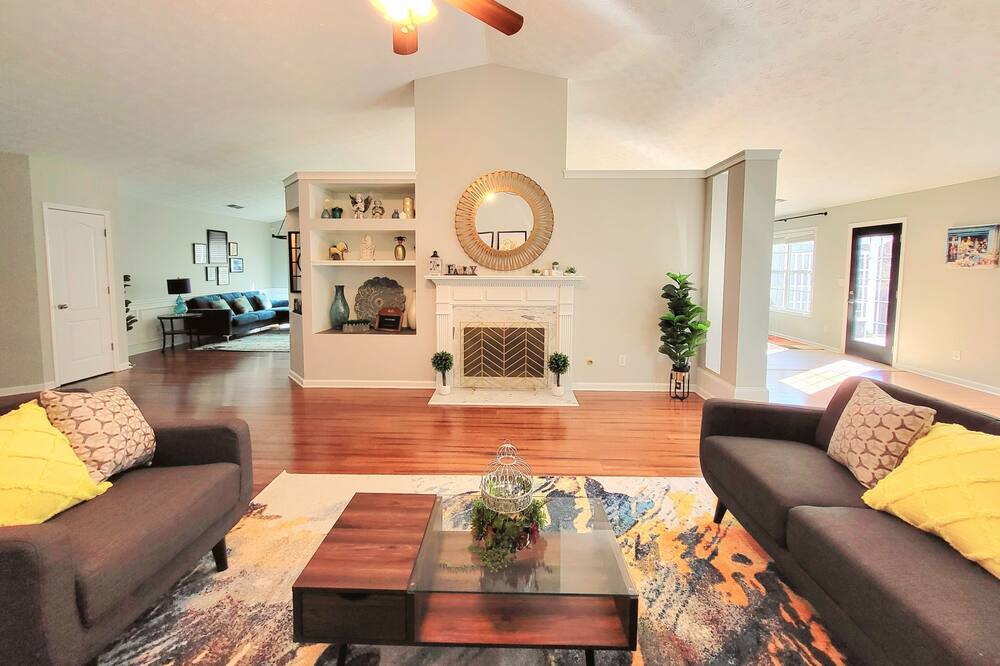Photo of Livingroom in Buford