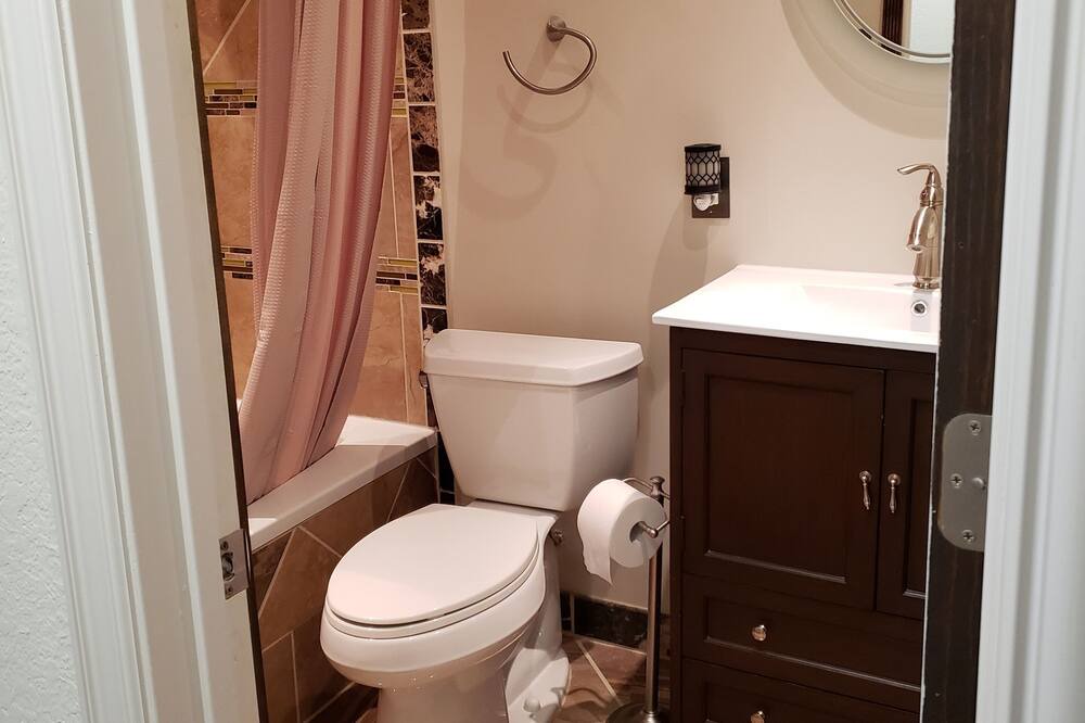 Photo of Bathroom in Southwest Arlington