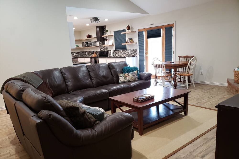 Photo of Livingroom in Southwest Arlington
