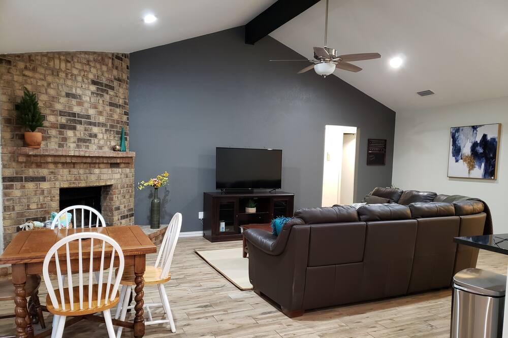 Photo of Bedroom in Southwest Arlington