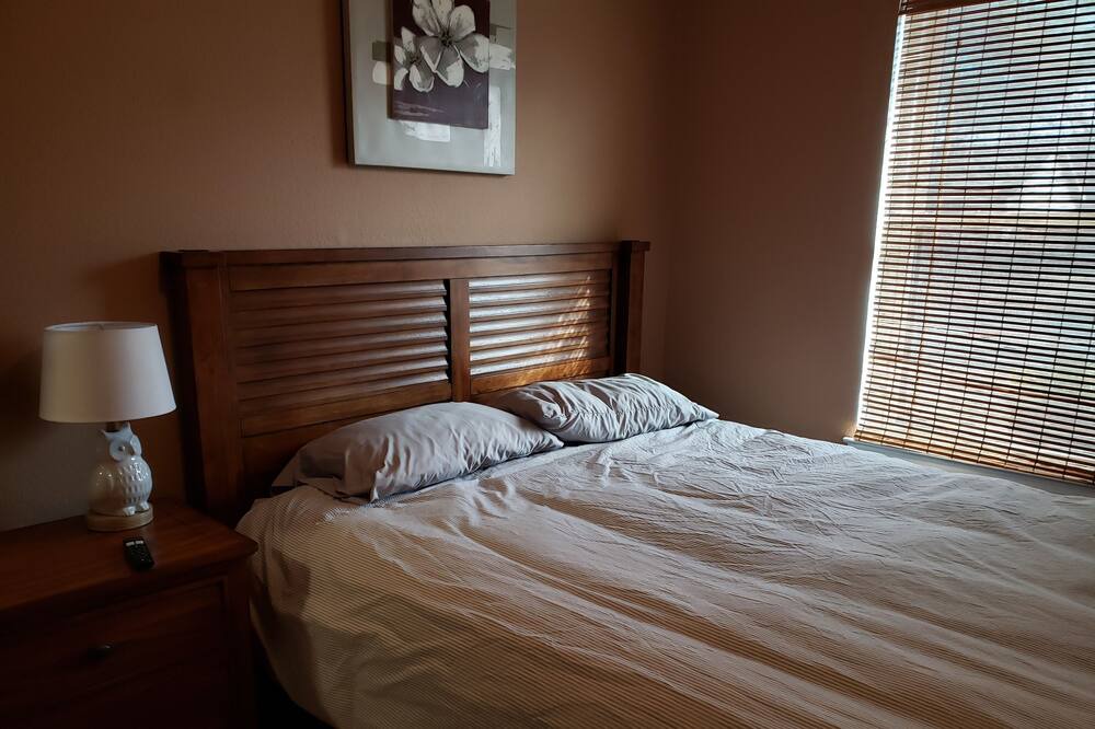Photo of Bedroom in Southwest Arlington
