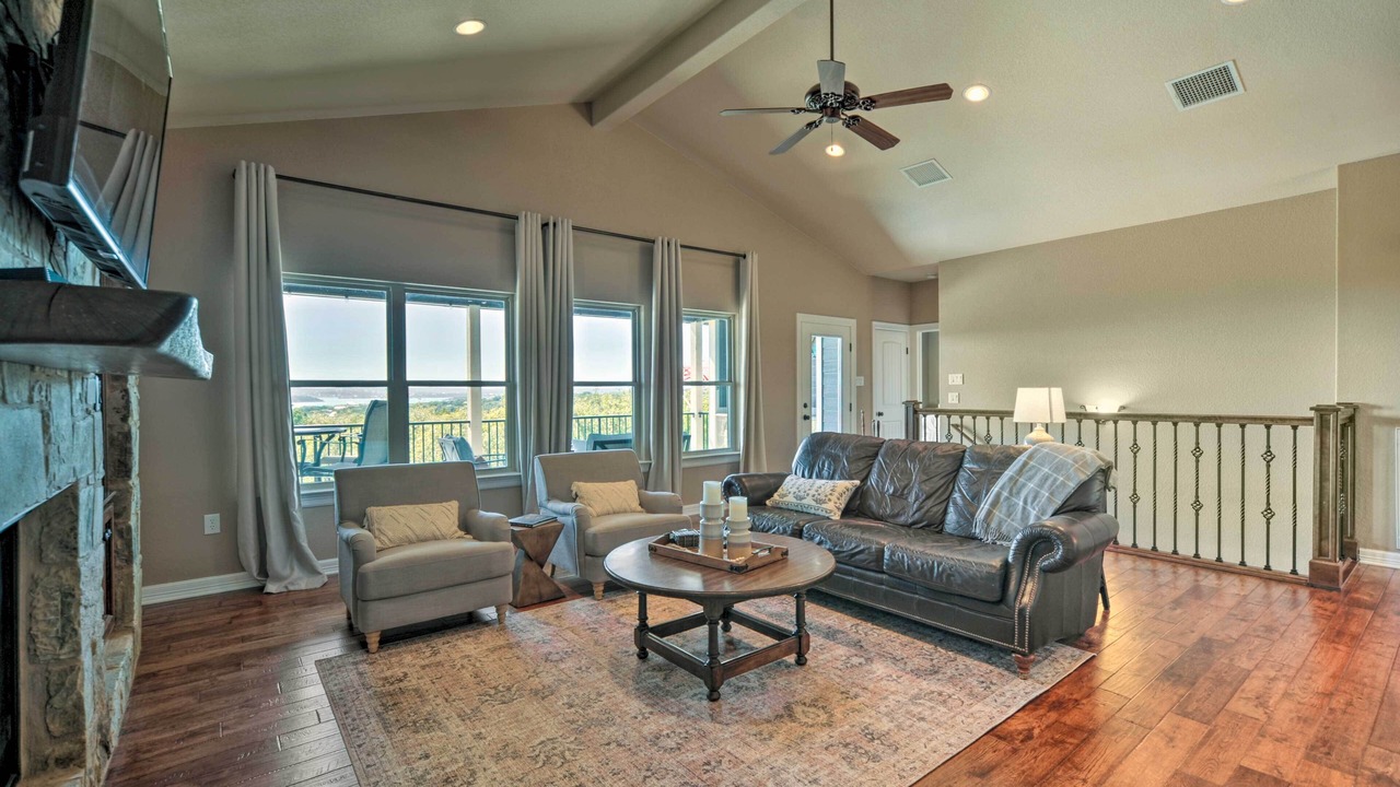 Photo of Livingroom in Canyon Lake