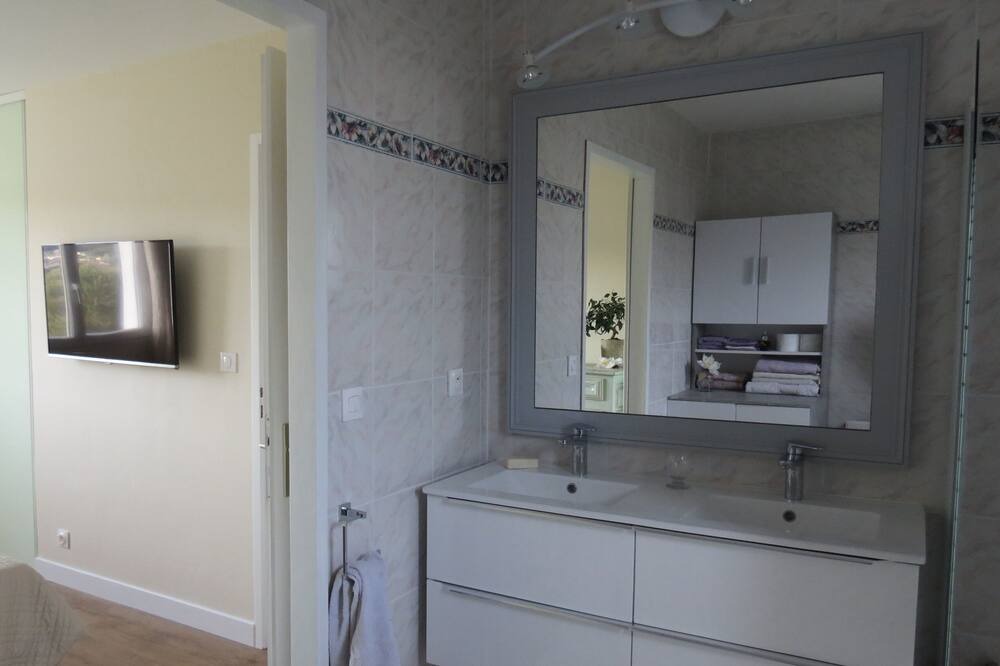 Photo of Bathroom in Palaja