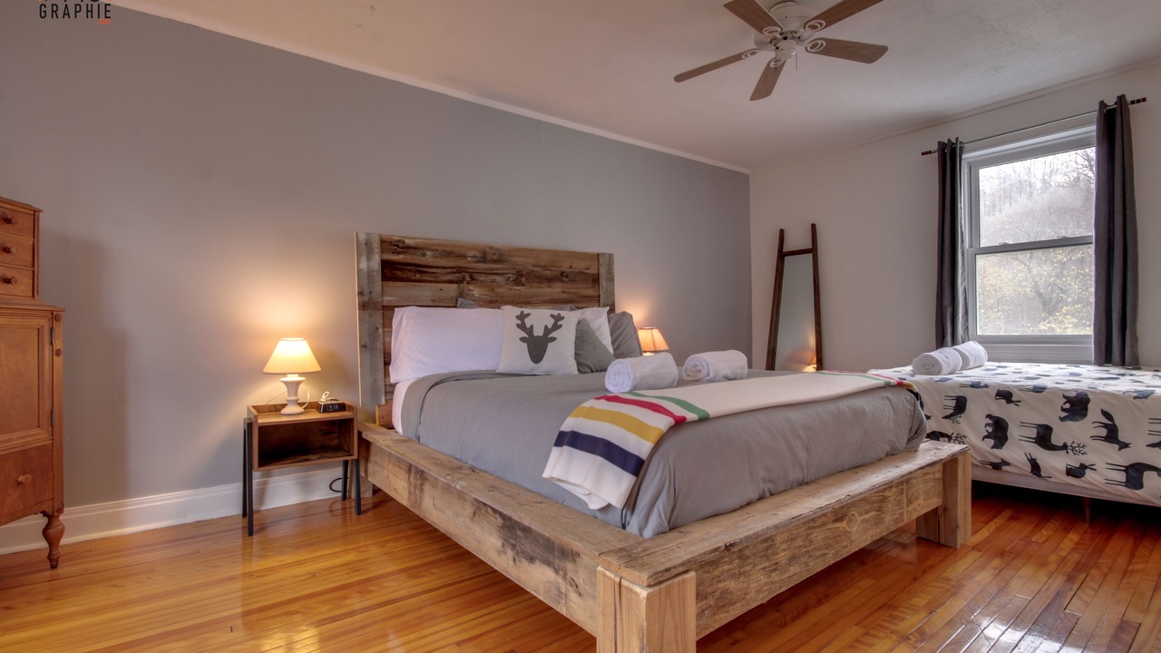 Photo of Bedroom in Saint-Jean-des-Piles