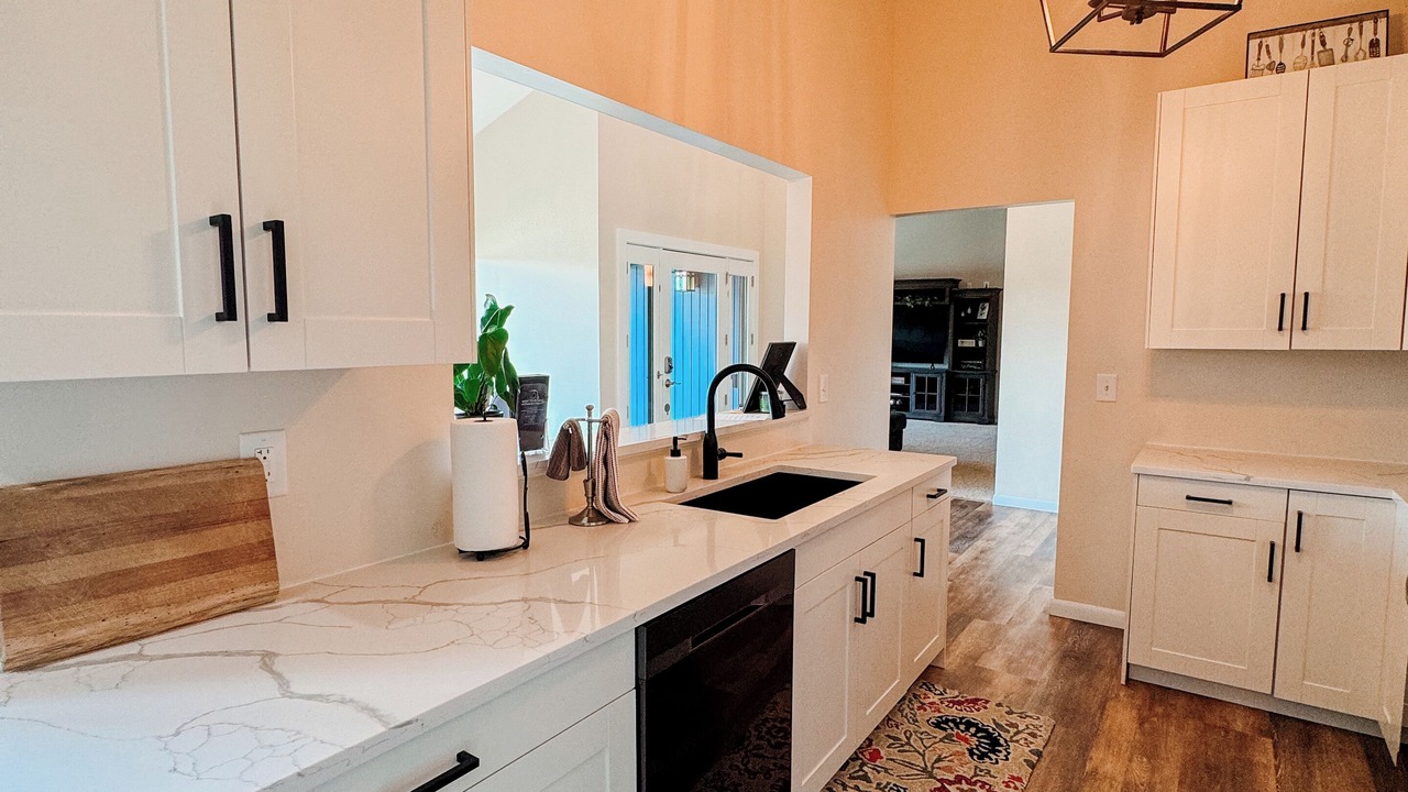 Photo of Kitchen in Le Claire