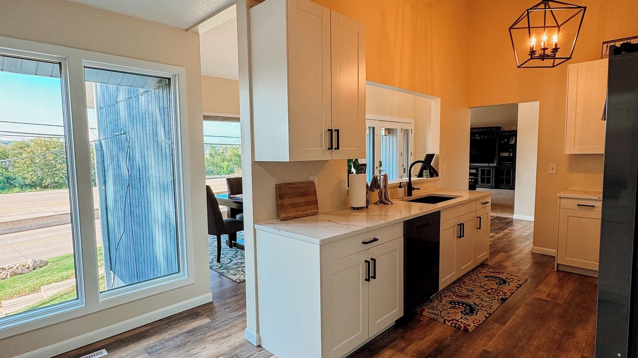Photo of Kitchen in Le Claire