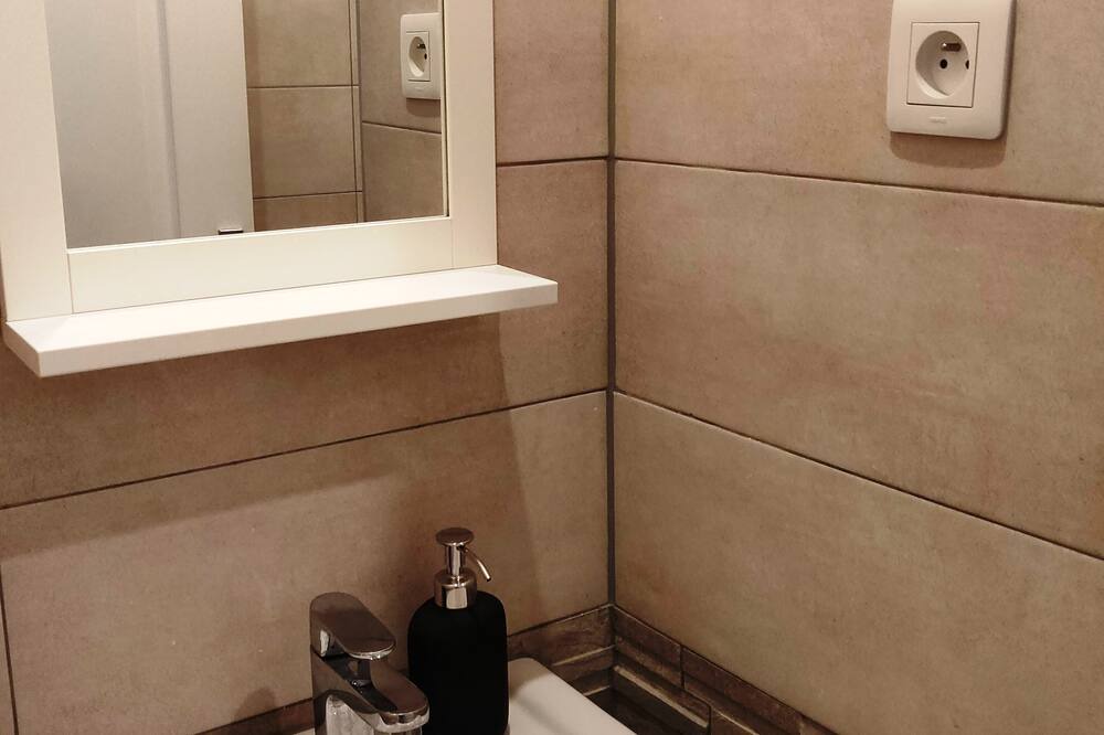 Photo of Bathroom in Mont-Saint-Martin