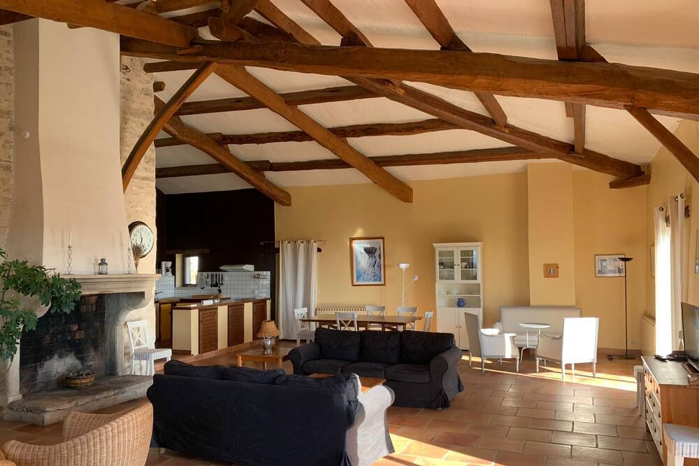 Photo of Livingroom in Montjoyer