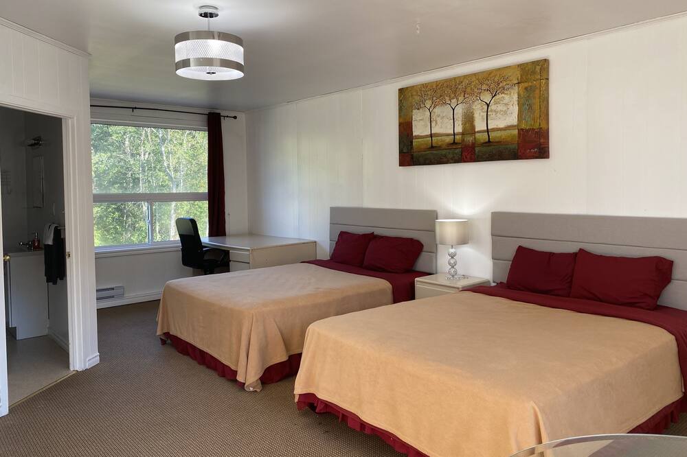 Photo of Bedroom in Gravenhurst