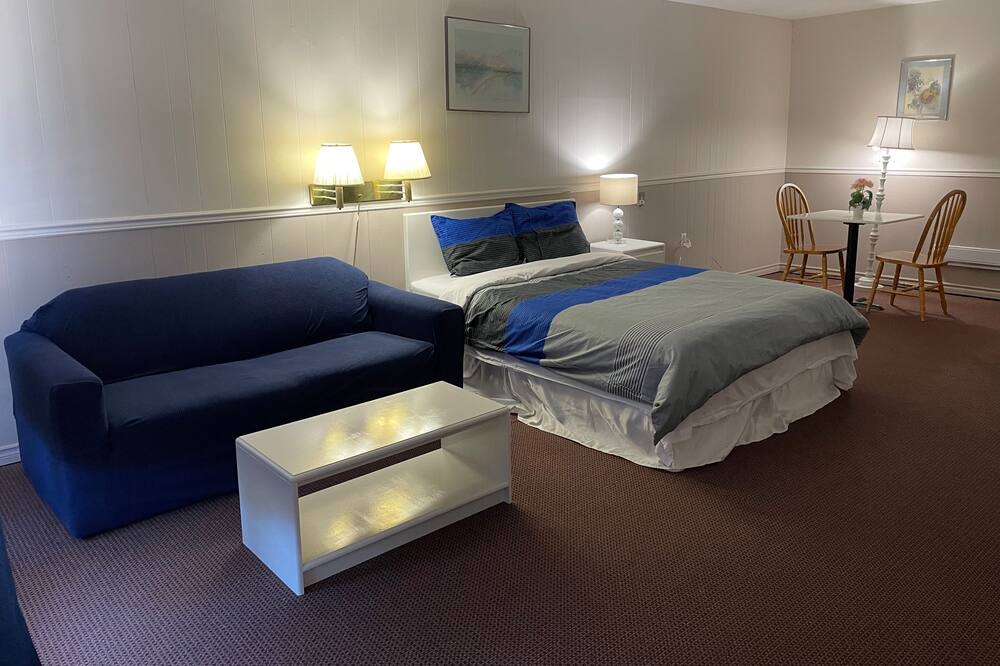 Photo of Bedroom in Gravenhurst