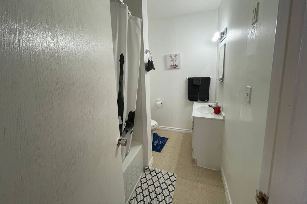 Photo of Bathroom in Gravenhurst
