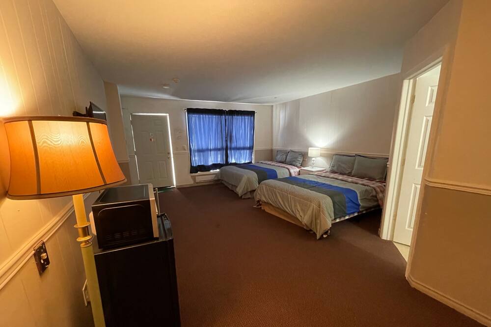 Photo of Bedroom in Gravenhurst