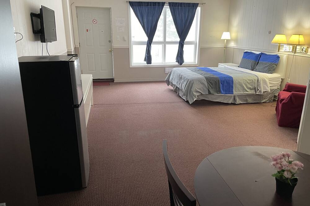 Photo of Bedroom in Gravenhurst